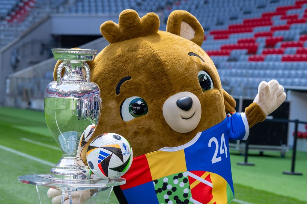 Das Maskottchen der Fußball-EM in Deutschland heißt Albärt.