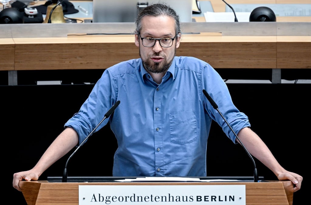 Grünen-Haushaltsexperte André Schulze hat dem Senat im Abgeordnetenhaus Haushaltschaos und fehlende Planungssicherheit vorgeworfen.