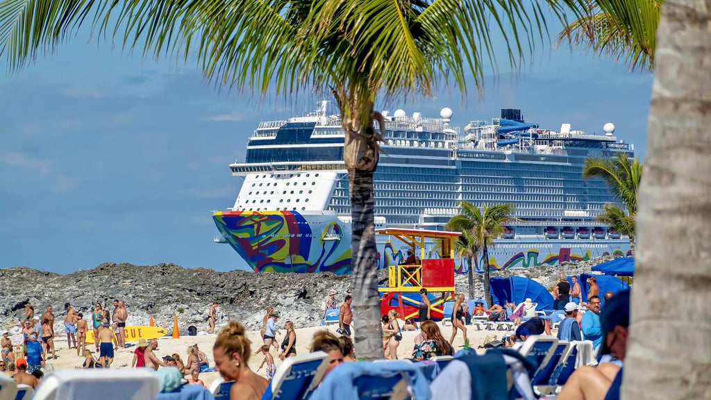 Kreuzfahrten sind derzeit der größte Urlaubstrend, vor allem auch bei Familien. Wer langfristig plant, kann bereits Reisen für 2026 buchen.