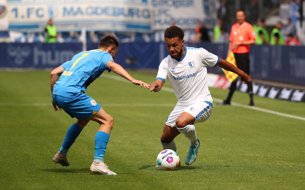 In der neuen Saison spielt Leon Bell Bell (rechts) nicht mehr wie hier gegen Braunschweig, sondern für die Eintracht.