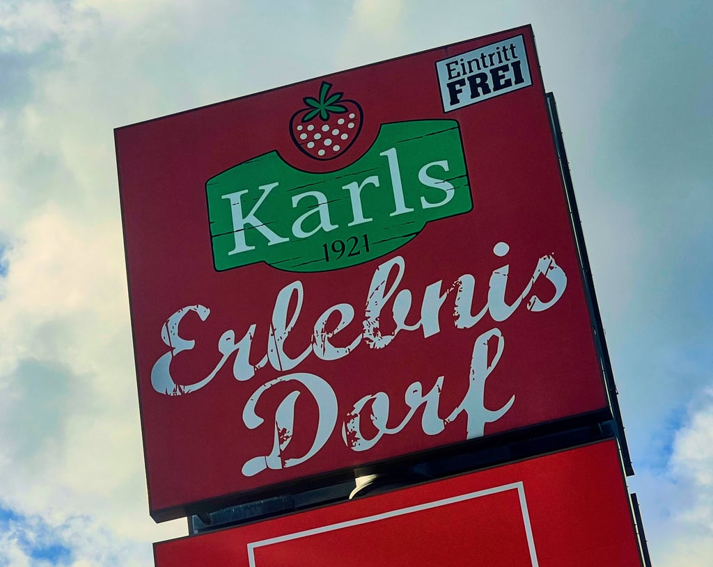 Viele Besucher sagen statt Karls Erlebnis-Dorf einfach nur Erdbeerhof.