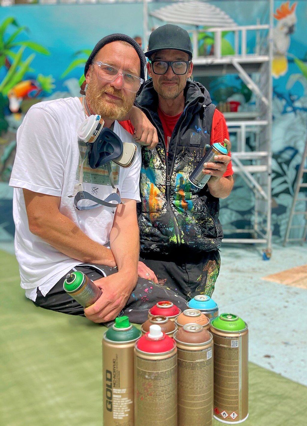 Henning Hölemann (links) und Nico Lattermann haben das neue Bühnenbild für den Operettensommer gestaltet.