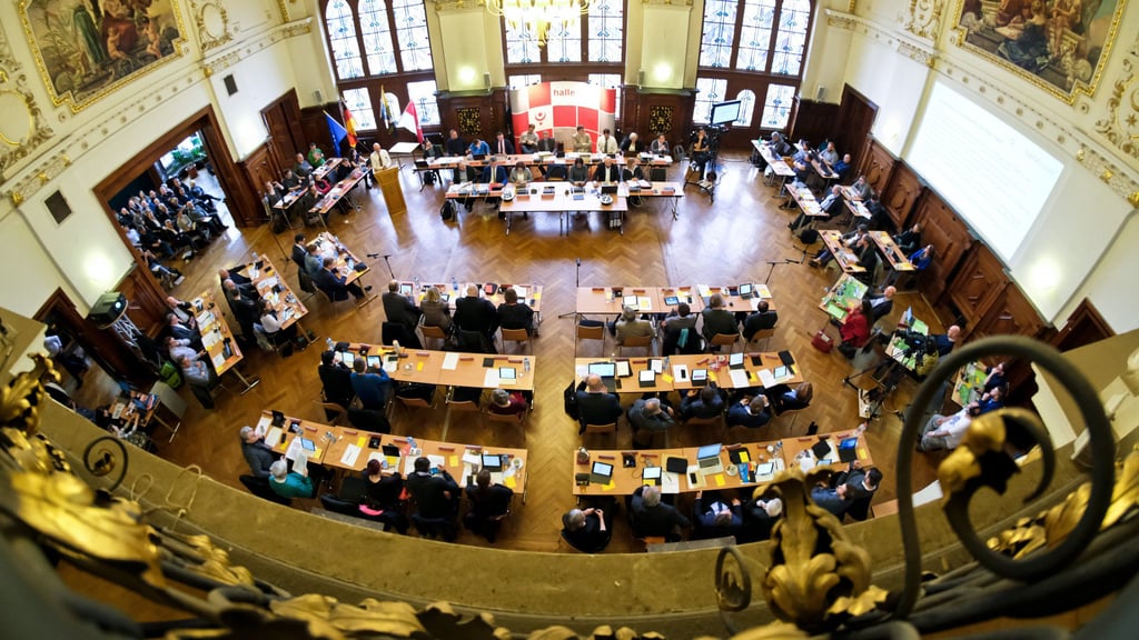 Kommunalwahl in Halle mit allen Ergebnissen: Der Stadtrat in Halle wird bald in neuer Besetzung zusammen kommen, am 9. Juni wird das wichtigste politische Entscheidungsgremium der Stadt gewählt.