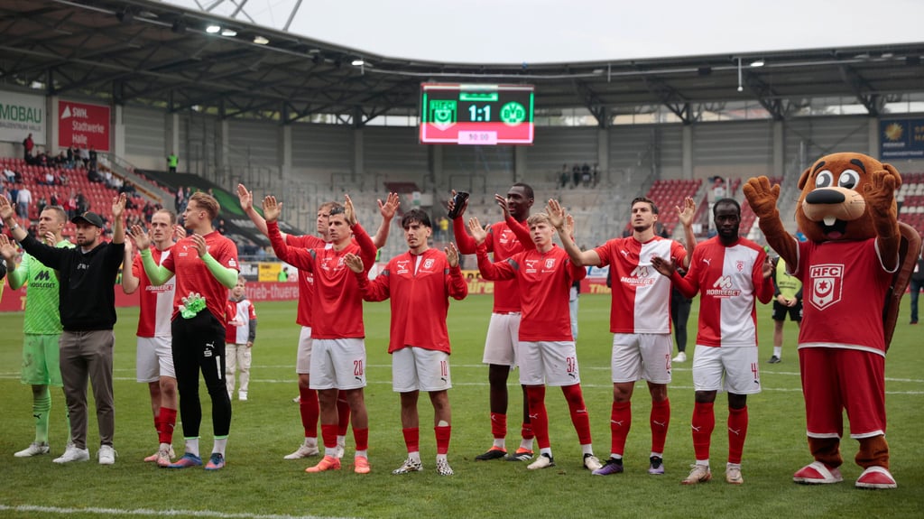 Der Hallesche FC muss sich in der Regionalliga neu aufstellen.