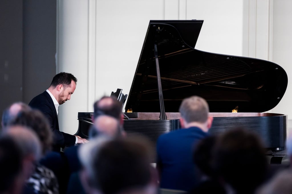 Im Rahmen der Preisverleihung in der Französischen Friedrichstadtkirche in Berlin spielte Preisträger Igor Levit am Flügel.