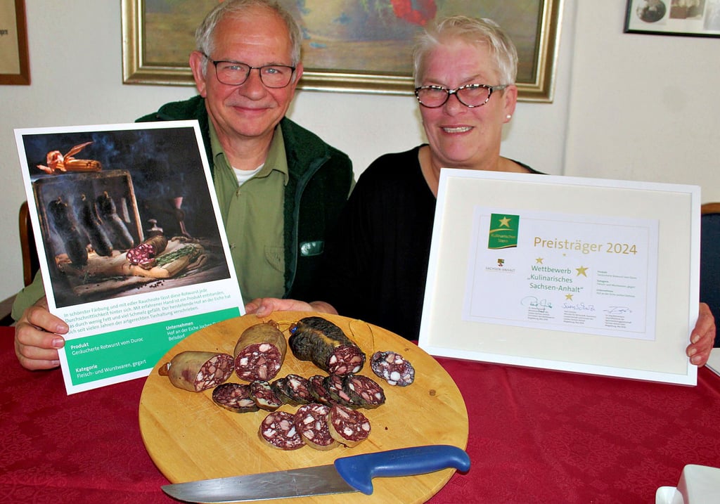 Mit ihrer geräucherten Rotwurst konnten Jochen und Jutta Dettmer vom Hof an der Eiche in Belsdorf bei der Jury punkten. Geschmack und Aussehen sowie die Geschichte hinter dem Produkt wussen zu überzeugen.