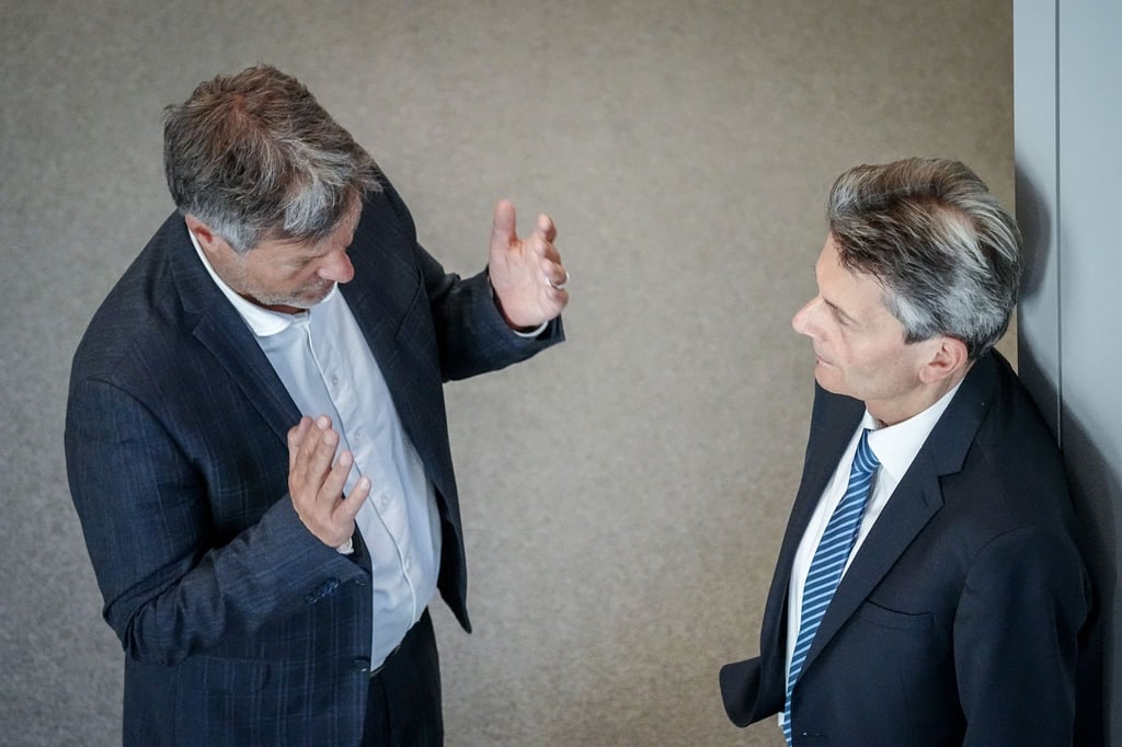 Robert Habeck (l.) und Rolf Mützenich im Gespräch.