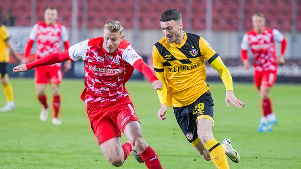 Dennis Borkowski (r.) in seinem letzten Spiel für Dynamo.