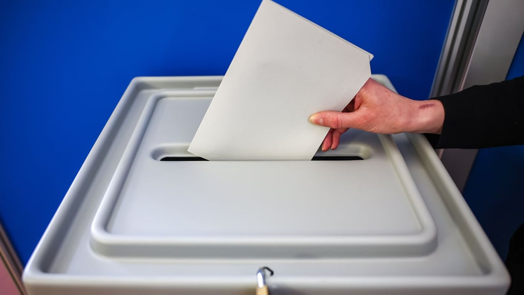 In der Vorharz-Stadt Schwanebeck wurde am Wahlsonntag ein neuer Bürgermeister gewählt.