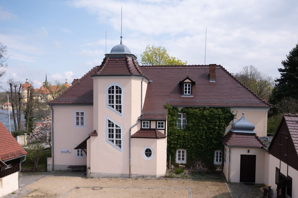 Der barocke Rüdenhof des Käthe Kollwitz Haus am Schlossteich.