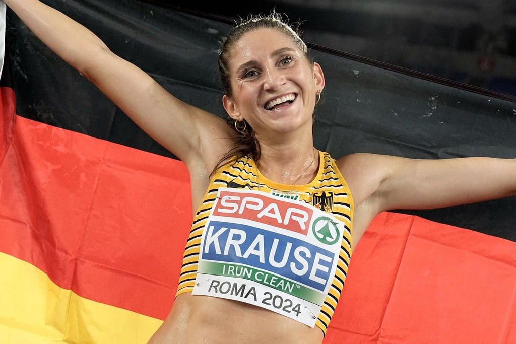 Gesa Krause freut sich über EM-Silber über 3000 Meter Hindernis.