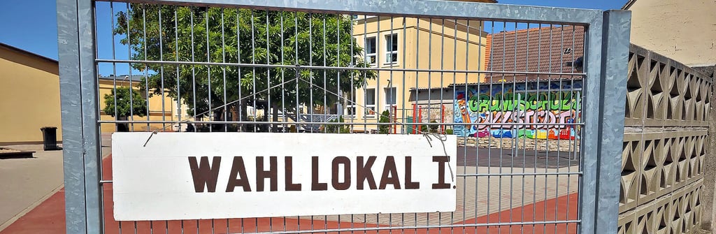 In der Kernstadt Allstedt gibt es zwei Wahllokale, eins davon befindet sich auf dem Gelände der Grundschule.