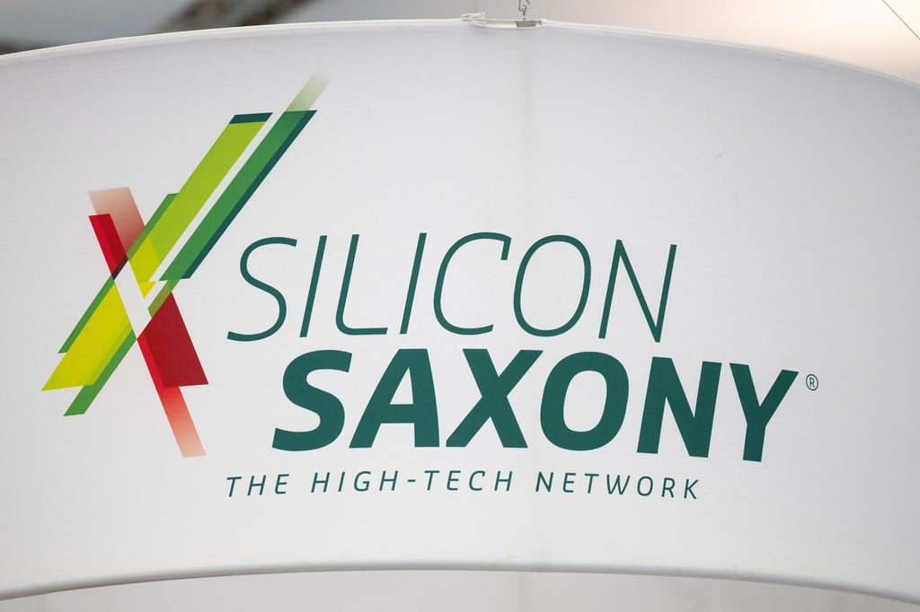 Das Logo des Hightechnetzwerk Silicon Saxony auf der Jobmesse „KarriereStart“.