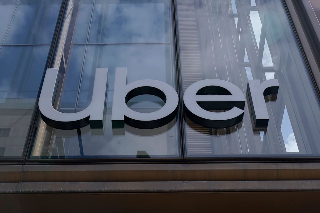 Mit seinem neuen bundesweiten Angebot tritt Uber in Konkurrenz zu traditionellen Taxi-Ruf-Zentralen.