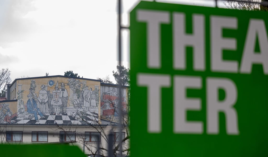 Blick auf das Theater Eisleben. Die vergangenen Wochen waren turbulent. Die Zukunft des Theaters stand auf der Kippe. Nun ist die Finanzierung für die nächsten Jahre beschlossen und das Haus mit seinen 50 Mitarbeitern gerettet.