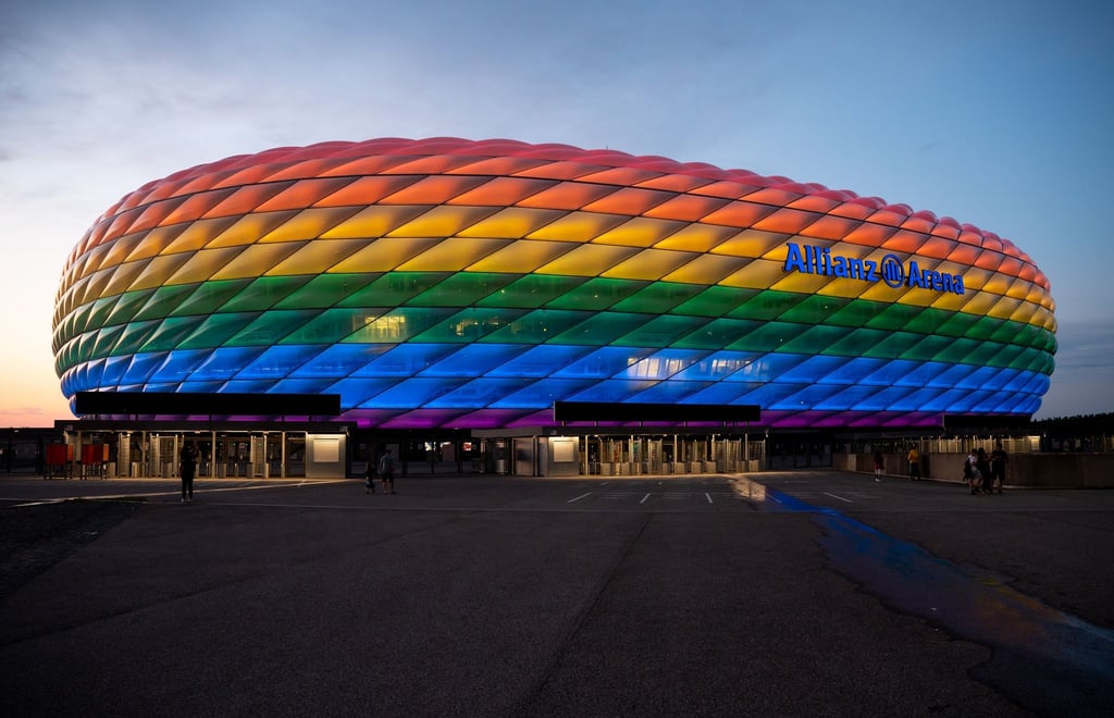 In diesem Jahr leuchtet die Arena während der EM in Regenbogenfarben - aber nicht bei einem Spiel.
