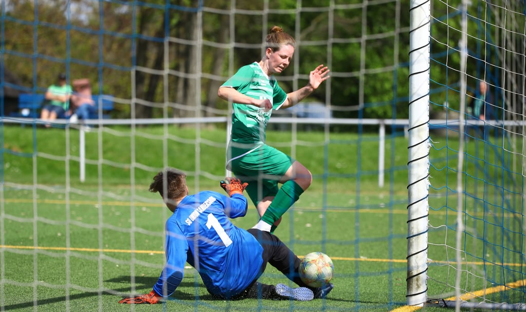 Gute Ausgangslage mit dem SSV Besiegdas: Anja Zywitzki (r.).