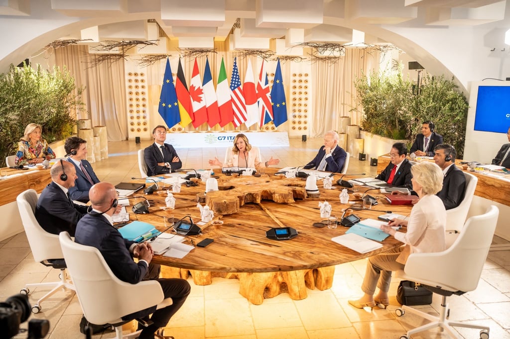 Die Staats- und Regierungschefs aus den sieben Industrienationen USA, Kanada, Großbritannien, Frankreich, Italien, Deutschland und Japan treffen sich im italienischen Borgo Egnazia bei Bari zu ihrem jährlichen Gipfel.
