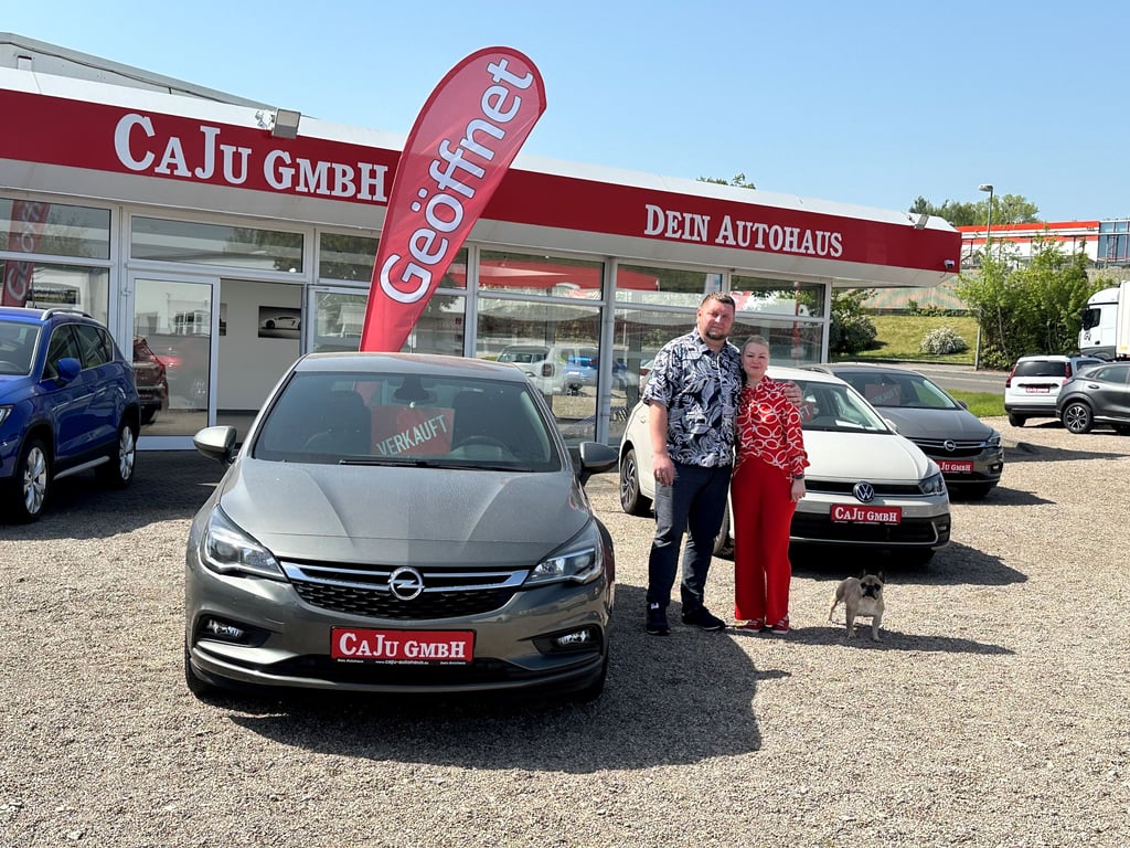 Carsten und JuliaWolf können jetzt das einjährige Bestehen ihres sympathische Familien-Autohauses feiern.