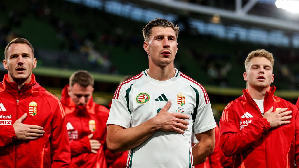 Hand aufs Herz: Willi Orban spielt für das Land seines Vaters.