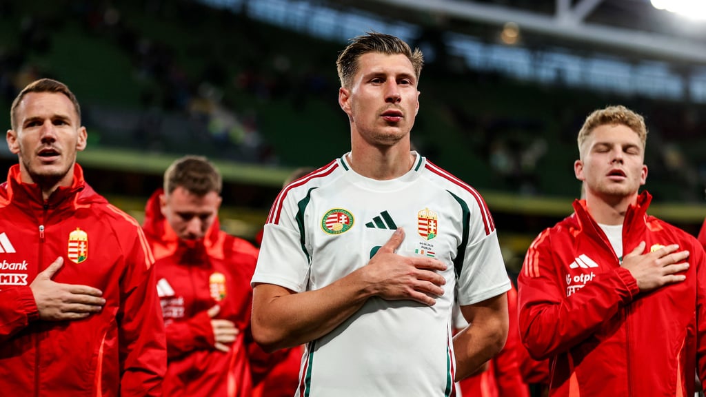 Hand aufs Herz: Willi Orban spielt für das Land seines Vaters.