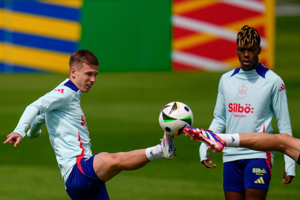 Spaniens Dani Olmo beim Training in Donaueschingen.