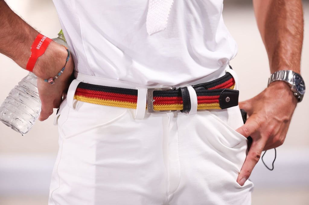 Seinen Ursprung hat Schwarz-Rot-Gold in der freiheitlichen Nationalbewegung des 19. Jahrhunderts zur Überwindung der Kleinstaaterei auf deutschem Boden. Heute dienen die Farben auch mal als modisches Accessoire.