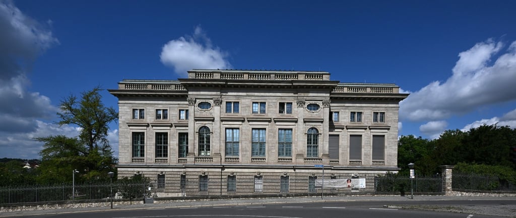 Das Goethe- und Schiller-Archiv steht in Weimar.