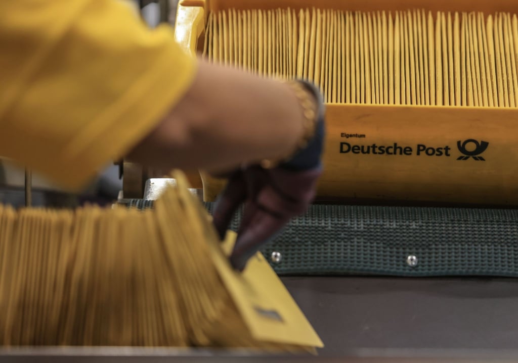 Künftig müssen Briefe an sechs Tagen die Woche zugestellt werden - also auch an Montagen.
