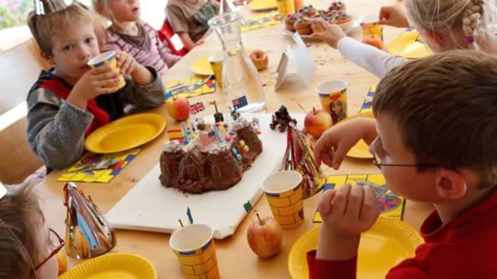Einweggeschirr aus Pappe kann gesundheitsschädigende Chemikalien enthalten.