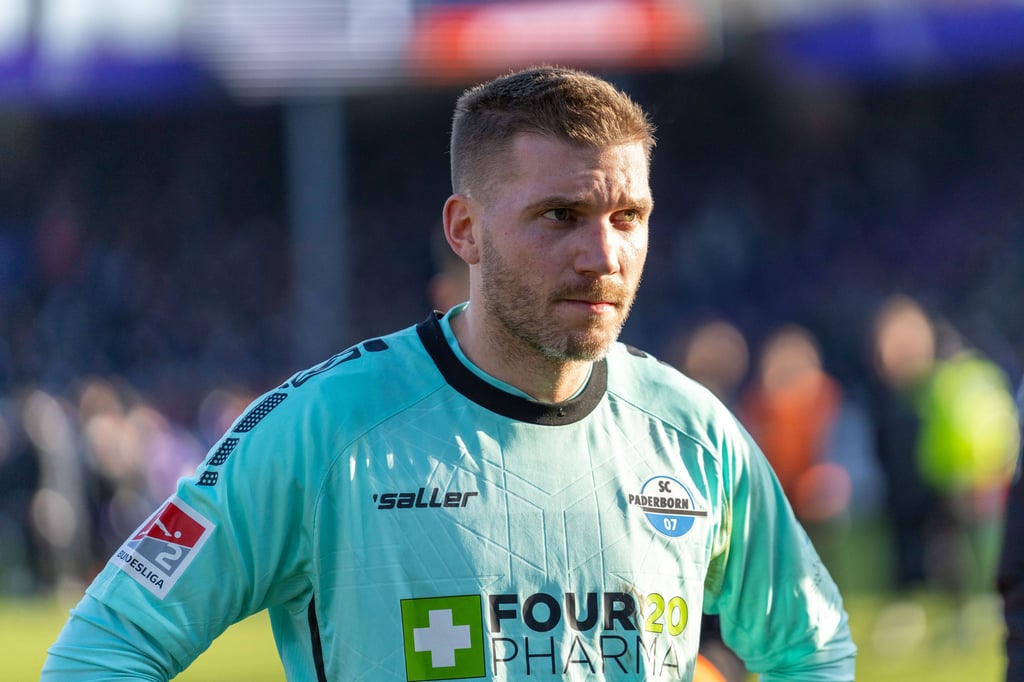 Neu-Magdeburger Robert Leipertz im Trikot seines ehemaligen Arbeitgebers SC Paderborn