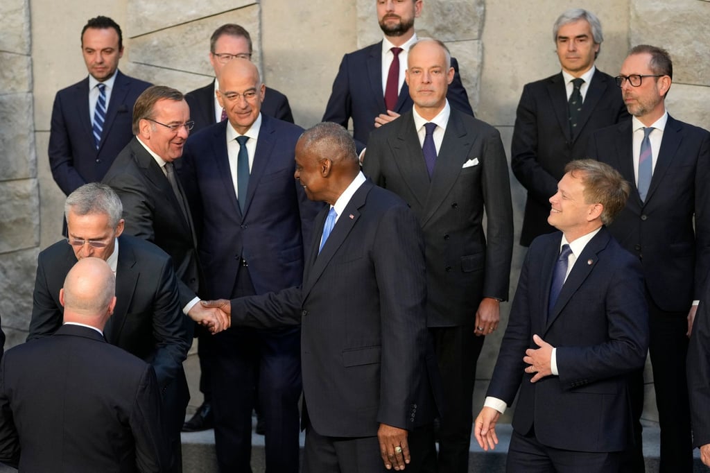 Die Verteidigungsminister der Nato-Staaten treffen sich in Brüssel.
