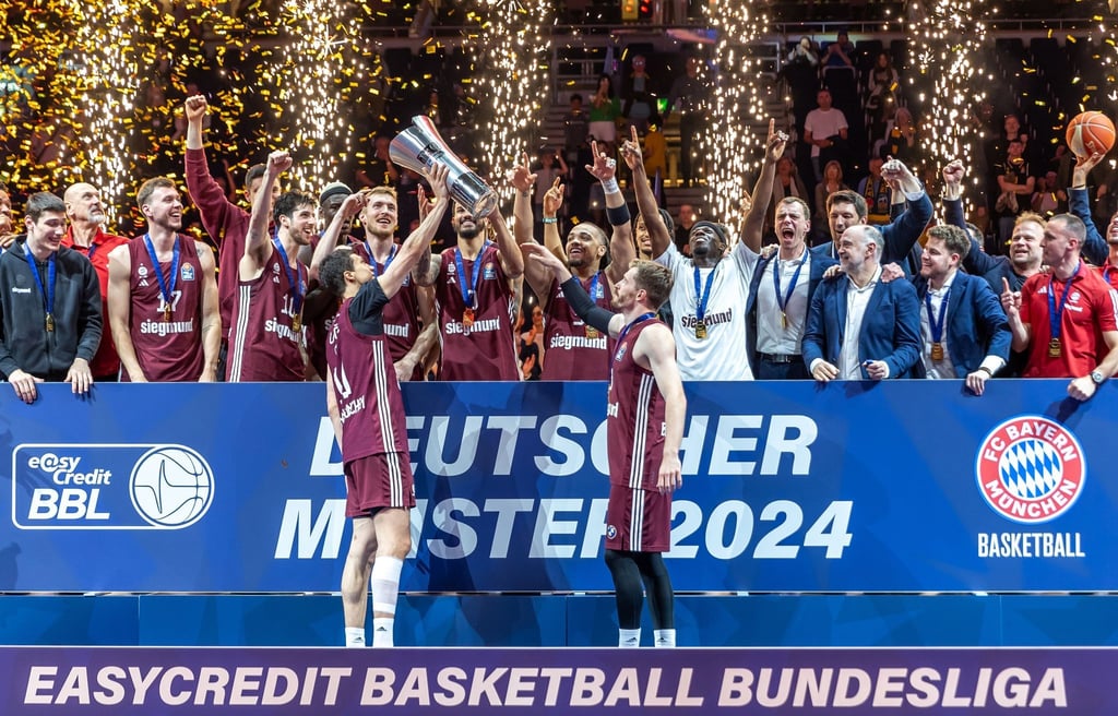 Der FC Bayern München gewann bei Alba Berlin und feierte die deutsche Meisterschaft.