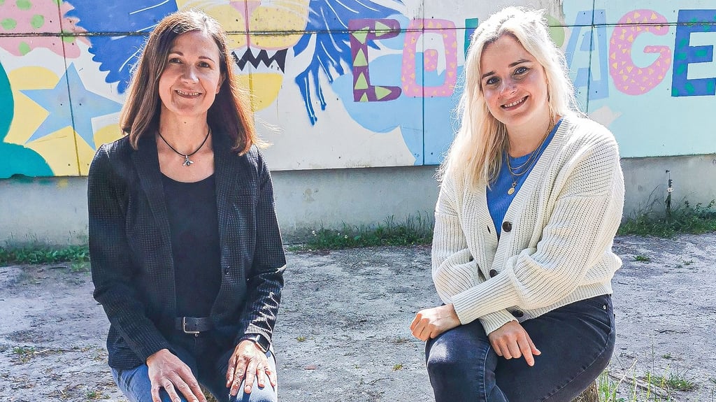 Schulleiterin Ines Kausch (links) und Ganztagskoordinatorin Diana Herting sehen eine positive Entwicklung am Schulstandort in Dähre.