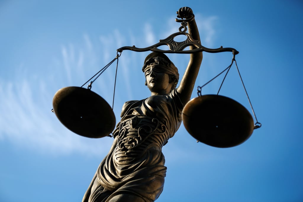Zehn Männer haben sich vor dem Amtsgericht Haldensleben wegen des Vorwurfs des besonders schweren Landfriedensbruchs verantworten müssen.