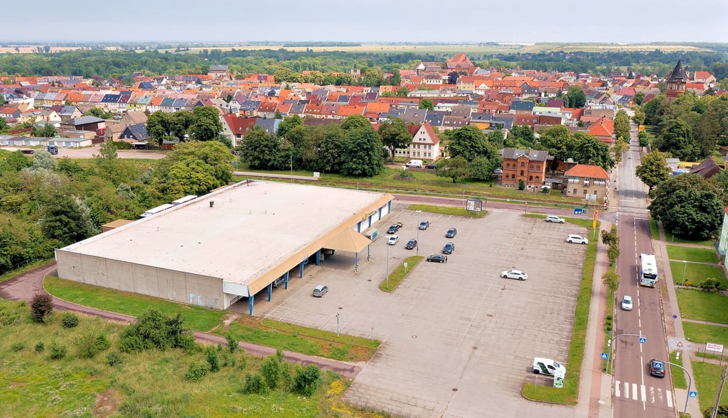 Ob Edeka in Nienburg an dieser Stelle einen neuen Markt errichtet, wird derzeit vom Unternehmen auf Wirtschaftlichkeit überprüft.