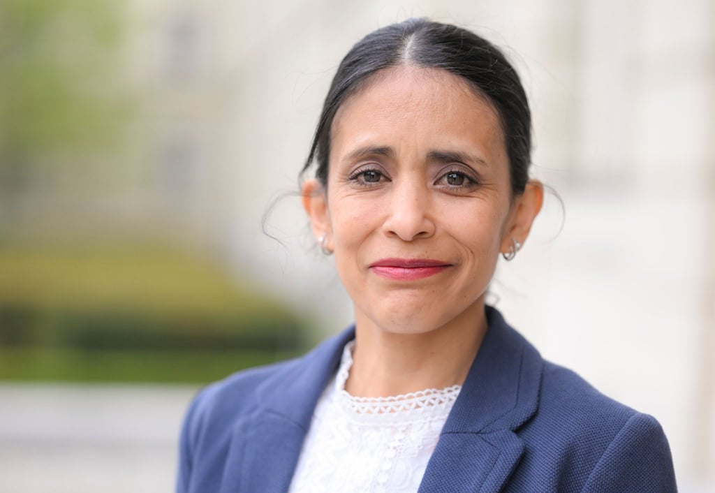 Diana Gonzalez Olivo, Brandenburgs neue Integrationsbeauftragte, wird bei einer Pressekonferenz nach der Kabinettssitzung der Landesregierung vorgestellt.