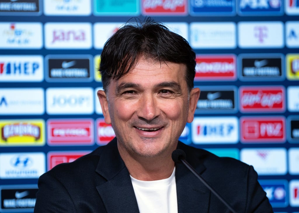Kroatiens Trainer Zlatko Dalic spricht während einer Pressekonferenz nach der Ankunft seiner Mannschaft.