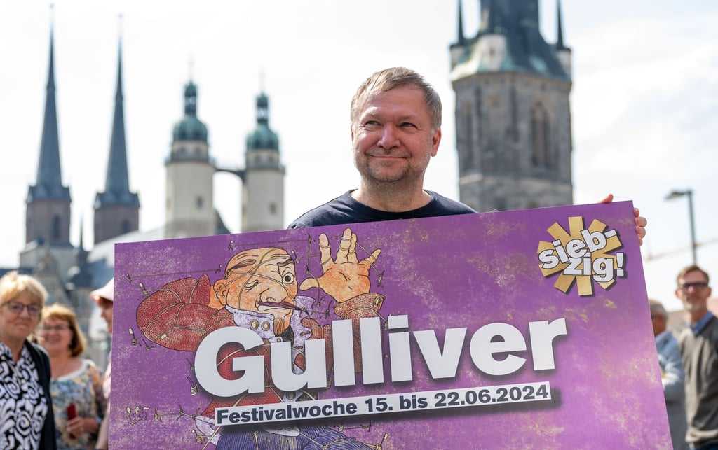 Christoph Werner, Intendant des Puppentheaters Halle/Salle, informiert über das bevorstehende Jubiläum.