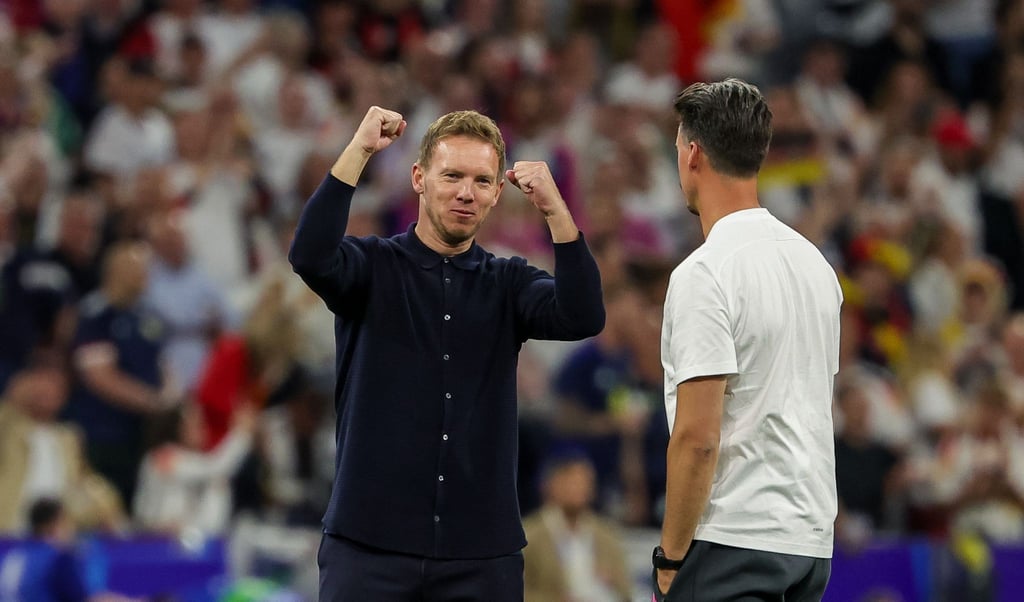 Bundestrainer Julian Nagelsmann feiert den 5:1-Sieg gegen die Schotten.