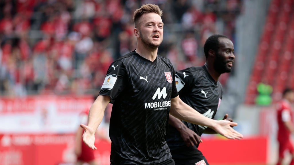 Jannes Vollert (l.) verlässt den HFC.