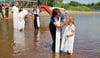 Insgesamt 26 Menschen empfingen am Samstag den Taufsegen im Heidesee.  