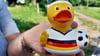 Passend zur Europameisterschaft war unter den Teilnehmern des Entenrennens in Volgfelde (Stendal) auch eine Deutschland-Ente dabei.