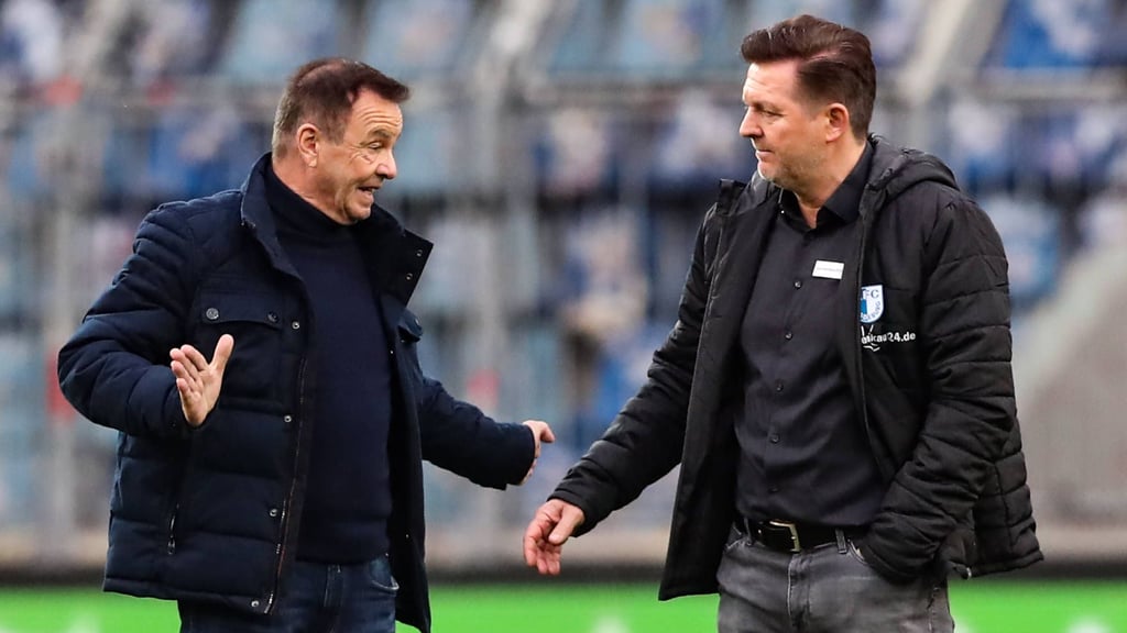 Geschäftsführer Sport Otmar Schork (li.) und Cheftrainer Christian Titz vom 1. FC Magdeburg.