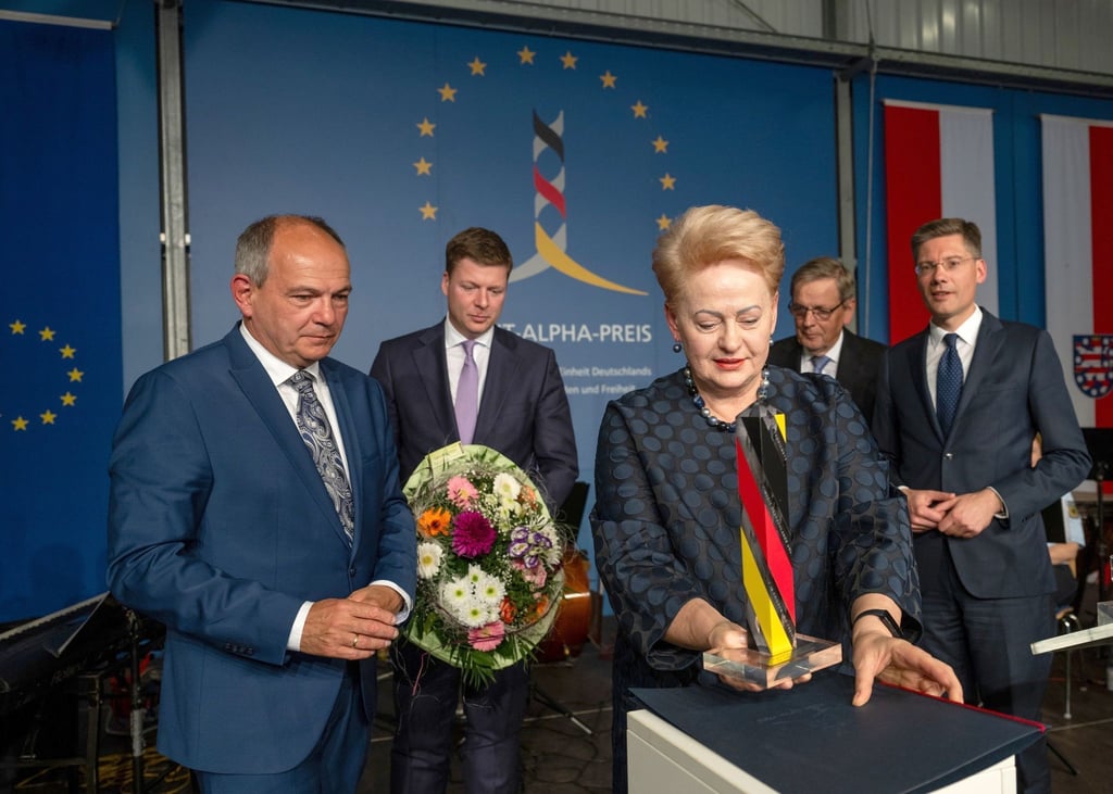 Drt Point-Alpha-Preis wird der ehemalige litauische Staatspräsidentin Dalia Grybauskaite verliehen.
