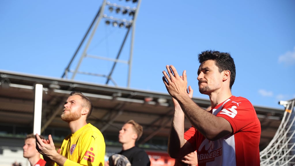 Niklas landgraf bleibt beim HFC auch nach dem Abstieg in die Regionalliga an Bord.