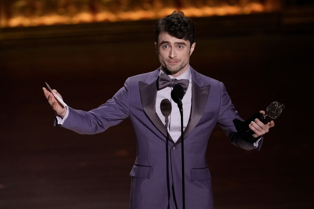 Daniel Radcliffe nimmt in New York seinen Tony Award entgegen.