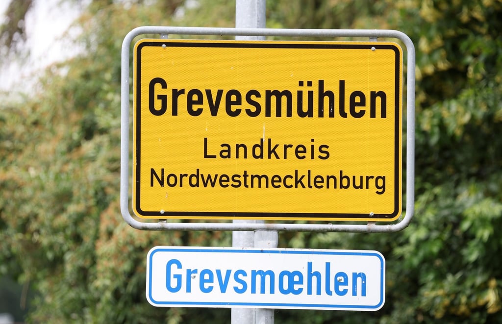 Den Ermittlern zufolge blieb das achtjährige Mädchen beim Vorfall in Grevesmühlen unverletzt.