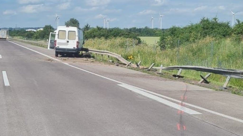 Zu einem Hubschraubereinsatz und einer Vollsperrung kam es auf der A2 bei Magdeburg - Kannenstieg.
