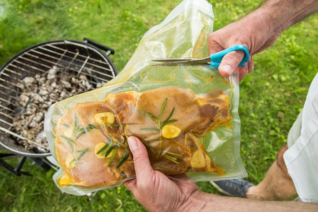 Bei marinierten Steaks oder Bratwürsten ist der Anbieter nicht verpflichtet, die Herkunft des Fleisches offenzulegen.